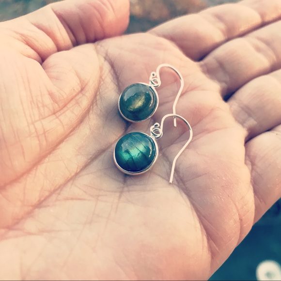 Sterling silver And Labradorite Earrings - Picture 2 of 9